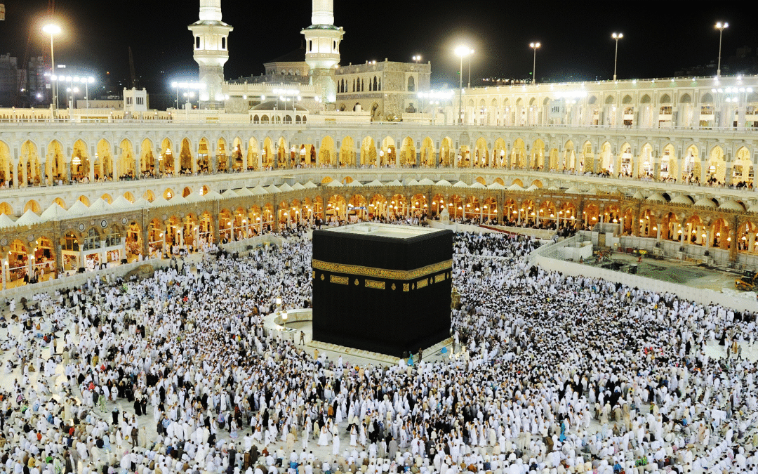 Representación de los 5 pilares del Islam con la Kaaba en La Meca y musulmanes realizando el Tawaf.